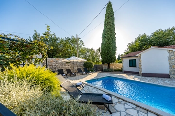 4-Bedroom Villa in Svetvinčenat for 8 Guests