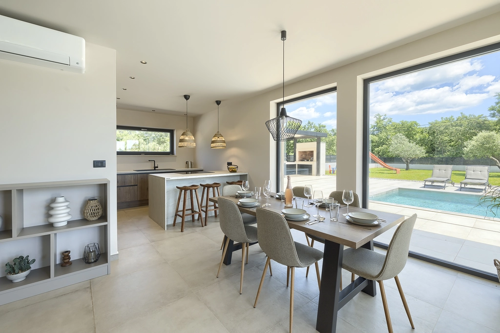3-Bedroom Villa with Private Pool, Orbanići