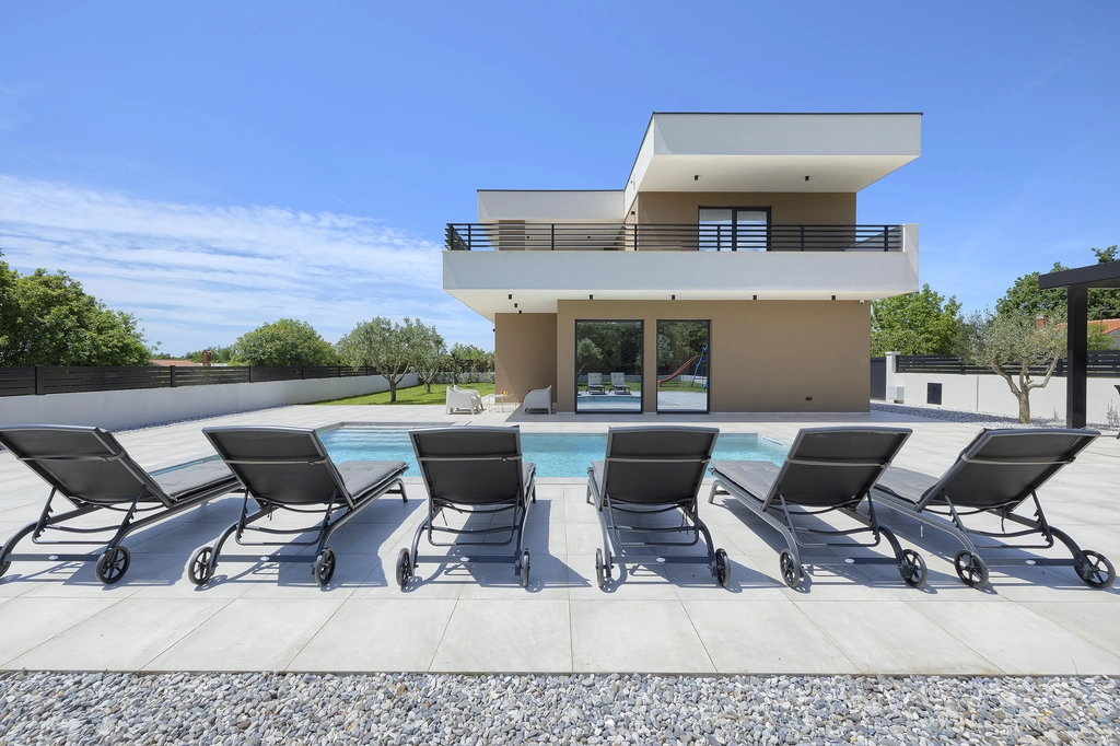 3-Bedroom Villa with Private Pool, Orbanići