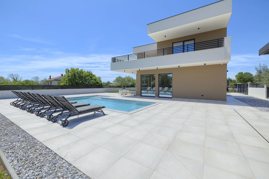 3-Bedroom Villa with Private Pool, Orbanići