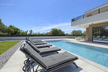 3-Bedroom Villa with Private Pool, Orbanići