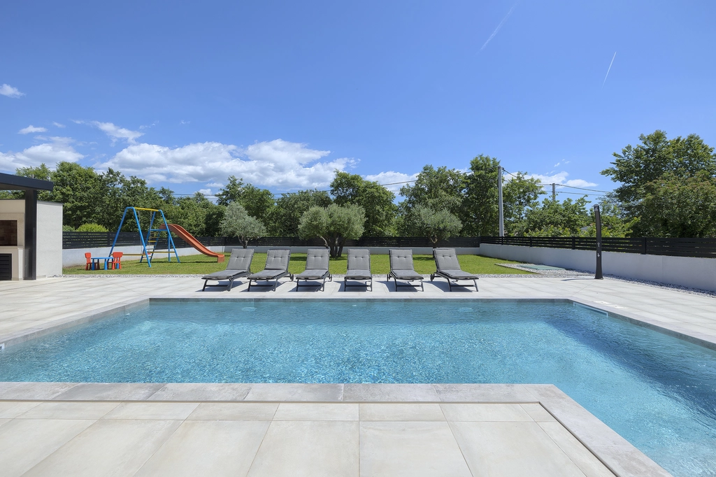 3-Bedroom Villa with Private Pool, Orbanići