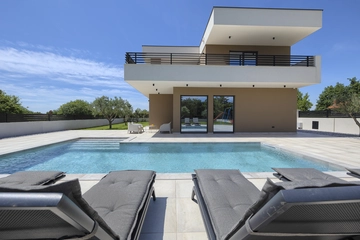 3-Bedroom Villa with Private Pool, Orbanići