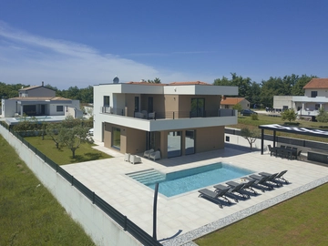 3-Bedroom Villa with Private Pool, Orbanići