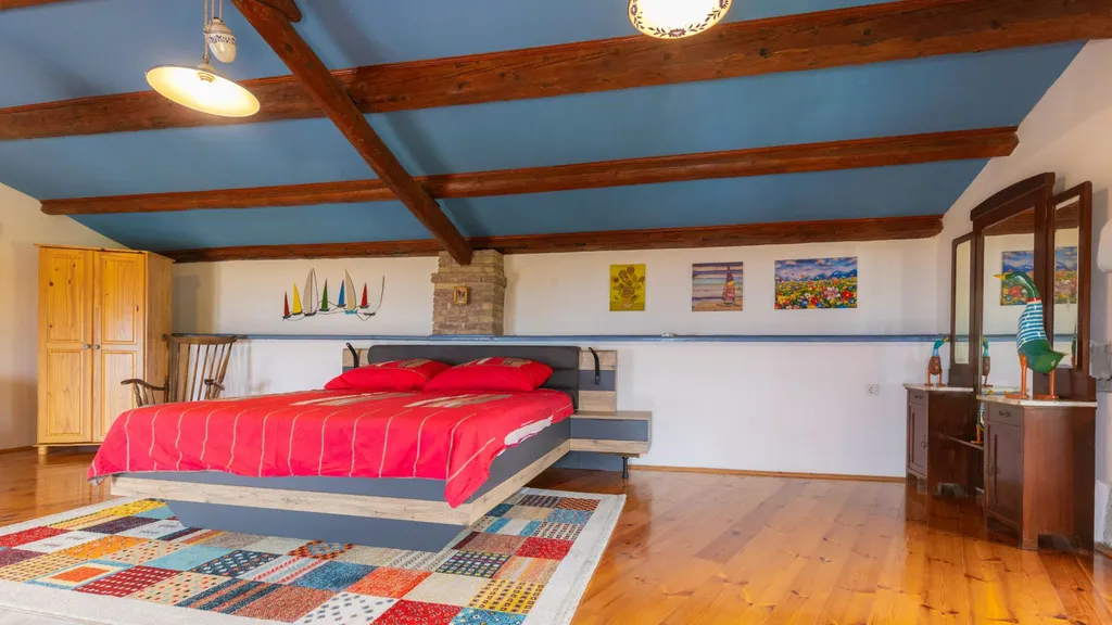 Villa with Private Pool in Labin for 6 Guests