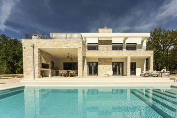 5-Bedroom Villa with Heated Pool in Donji Proložac