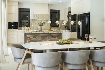 5-Bedroom Villa with Heated Pool in Donji Proložac