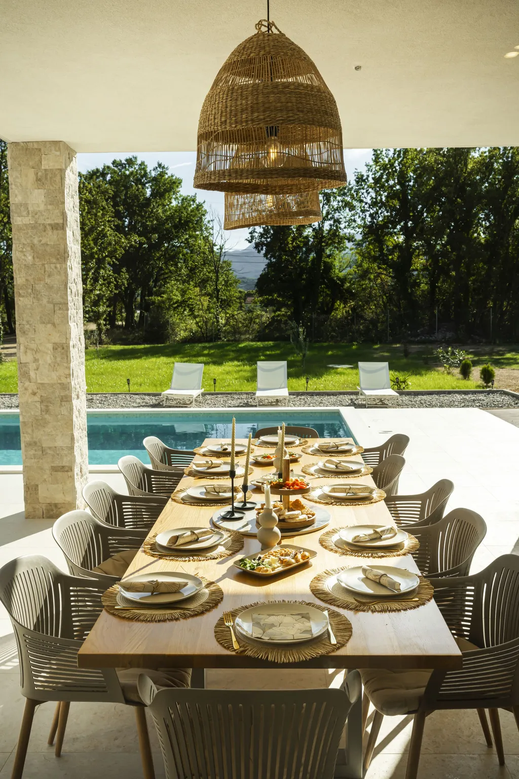 5-Bedroom Villa with Heated Pool in Donji Proložac