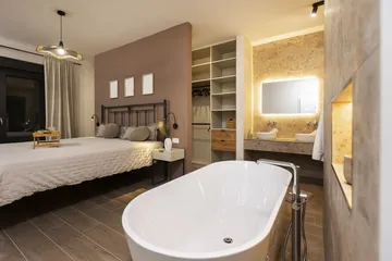 5-Bedroom Villa with Heated Pool in Donji Proložac