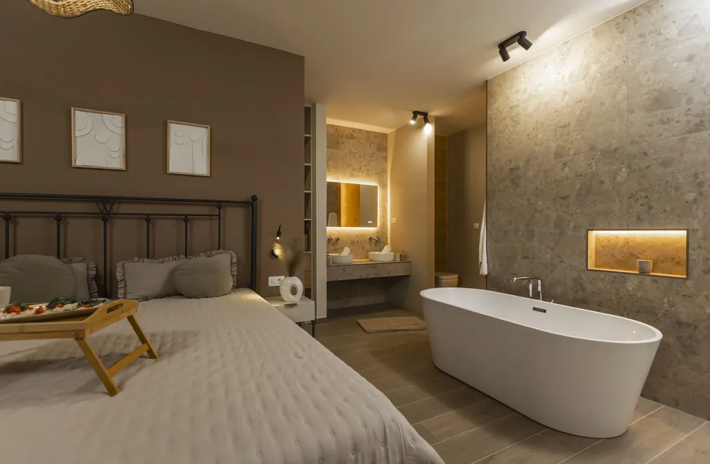 5-Bedroom Villa with Heated Pool in Donji Proložac