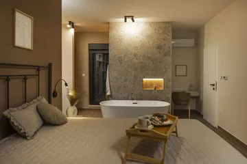 5-Bedroom Villa with Heated Pool in Donji Proložac