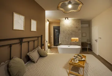 5-Bedroom Villa with Heated Pool in Donji Proložac