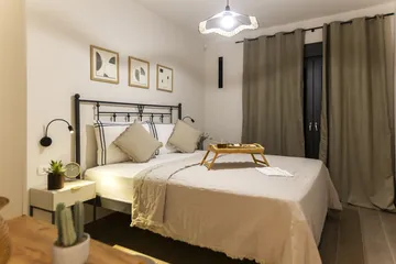 5-Bedroom Villa with Heated Pool in Donji Proložac