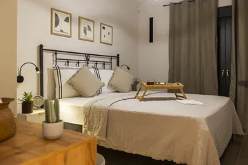 5-Bedroom Villa with Heated Pool in Donji Proložac