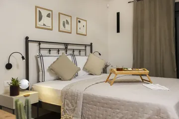 5-Bedroom Villa with Heated Pool in Donji Proložac