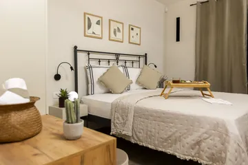 5-Bedroom Villa with Heated Pool in Donji Proložac