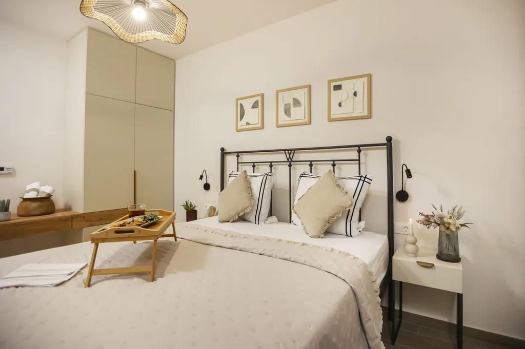 5-Bedroom Villa with Heated Pool in Donji Proložac