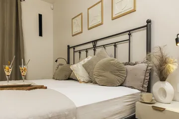 5-Bedroom Villa with Heated Pool in Donji Proložac