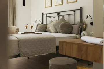 5-Bedroom Villa with Heated Pool in Donji Proložac