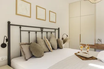 5-Bedroom Villa with Heated Pool in Donji Proložac