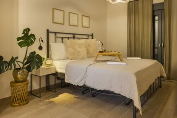 5-Bedroom Villa with Heated Pool in Donji Proložac