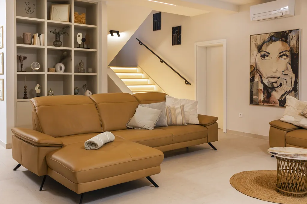 5-Bedroom Villa with Heated Pool in Donji Proložac