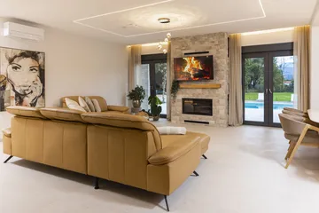 5-Bedroom Villa with Heated Pool in Donji Proložac