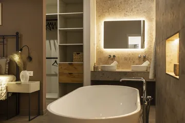 5-Bedroom Villa with Heated Pool in Donji Proložac