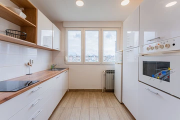 Zagreb 1-Bedroom Apartment with Quiet Loggia for 4