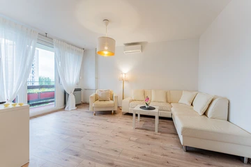 Zagreb 1-Bedroom Apartment with Quiet Loggia for 4