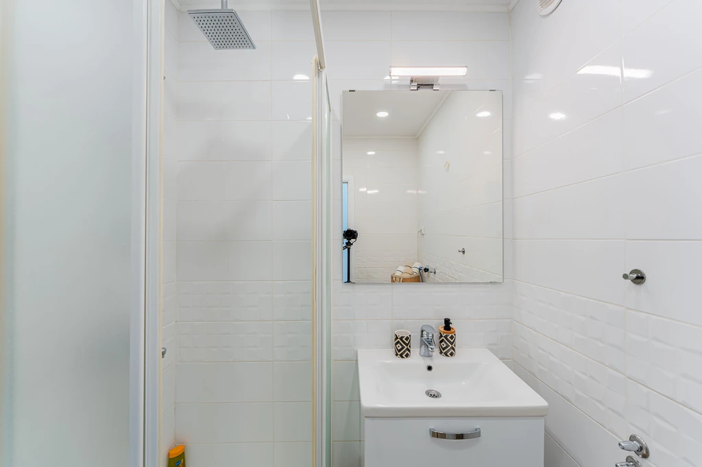 Zagreb 1-Bedroom Apartment with Quiet Loggia for 4