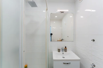 Zagreb 1-Bedroom Apartment with Quiet Loggia for 4