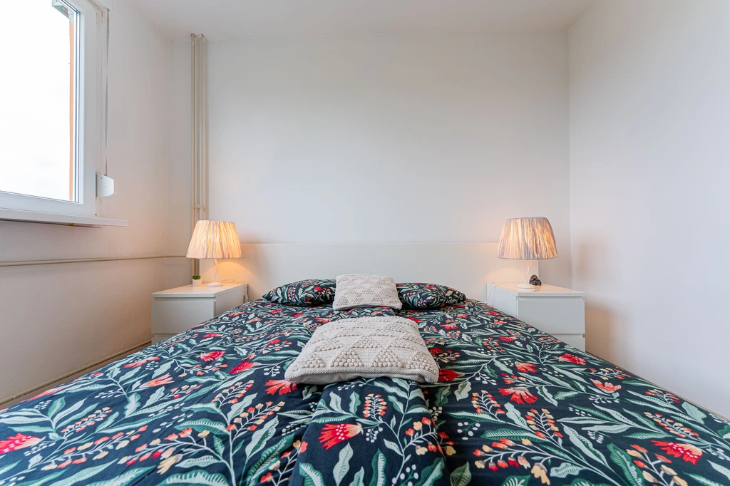 Zagreb 1-Bedroom Apartment with Quiet Loggia for 4
