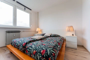 Zagreb 1-Bedroom Apartment with Quiet Loggia for 4