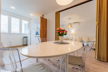 Zagreb 1-Bedroom Apartment with Quiet Loggia for 4