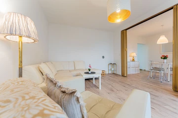 Zagreb 1-Bedroom Apartment with Quiet Loggia for 4