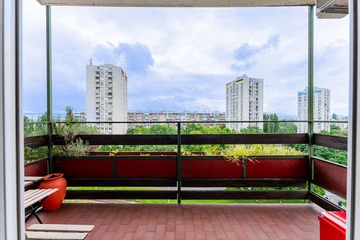 Zagreb 1-Bedroom Apartment with Quiet Loggia for 4