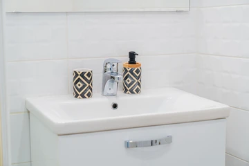 Zagreb 1-Bedroom Apartment with Quiet Loggia for 4