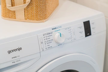 Zagreb 1-Bedroom Apartment with Quiet Loggia for 4