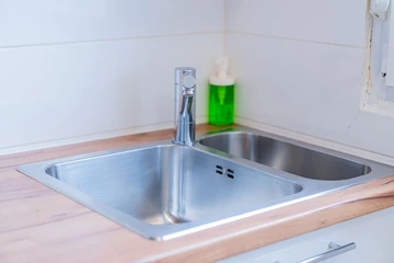 Zagreb 1-Bedroom Apartment with Quiet Loggia for 4