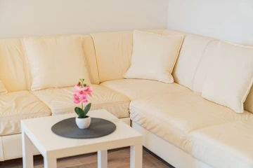 Zagreb 1-Bedroom Apartment with Quiet Loggia for 4