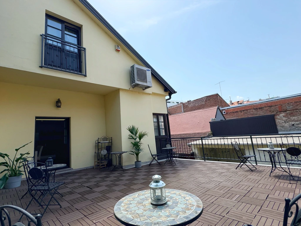 Spacious 4-Bedroom Apartment in Zagreb for Groups