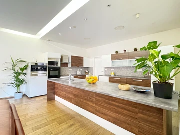 Spacious 4-Bedroom Apartment in Zagreb for Groups