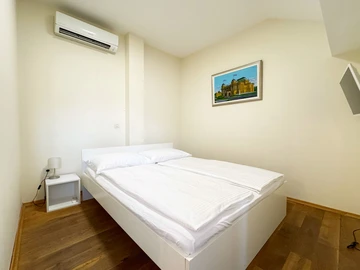 Spacious 4-Bedroom Apartment in Zagreb for Groups