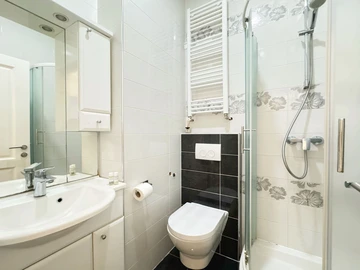 Spacious 4-Bedroom Apartment in Zagreb for Groups