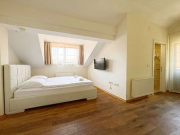 Spacious 4-Bedroom Apartment in Zagreb for Groups