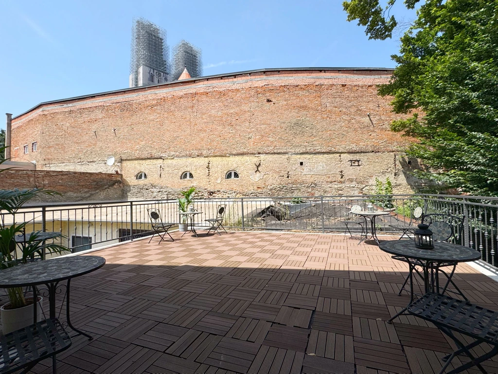 Spacious 4-Bedroom Apartment in Zagreb for Groups