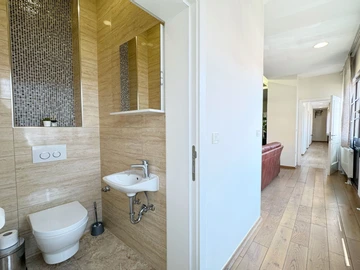 Spacious 4-Bedroom Apartment in Zagreb for Groups