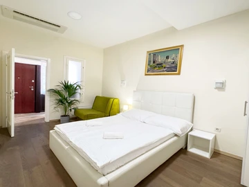 Spacious 4-Bedroom Apartment in Zagreb for Groups