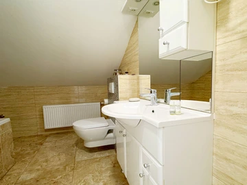 Spacious 4-Bedroom Apartment in Zagreb for Groups